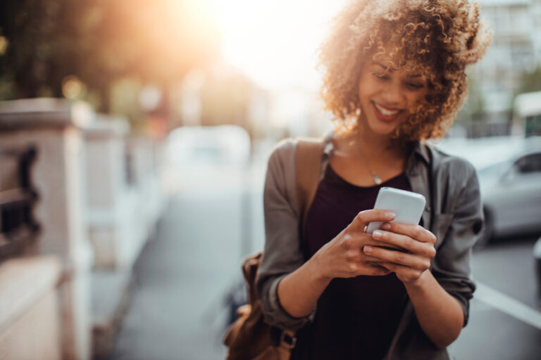 Why Tinder Is Better When You’re Traveling Abroad